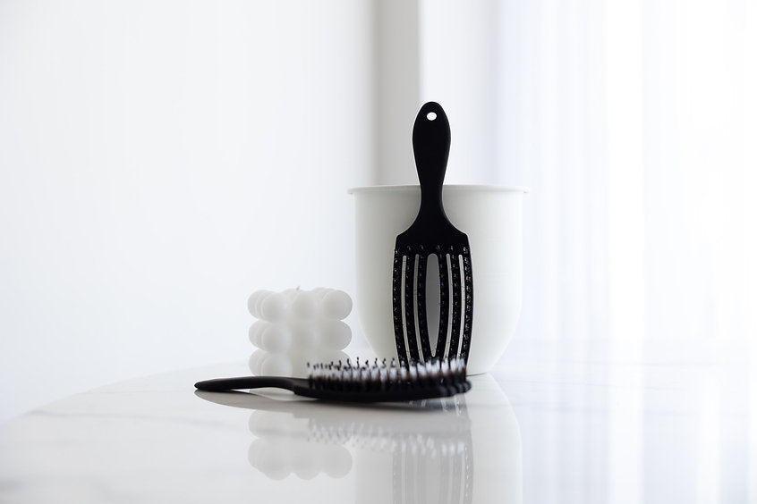 SM&CO Detangling Brush | Black