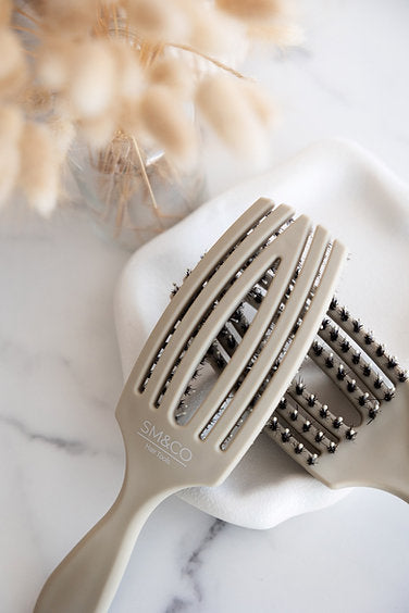 SM&CO Detangling Brush | Beige