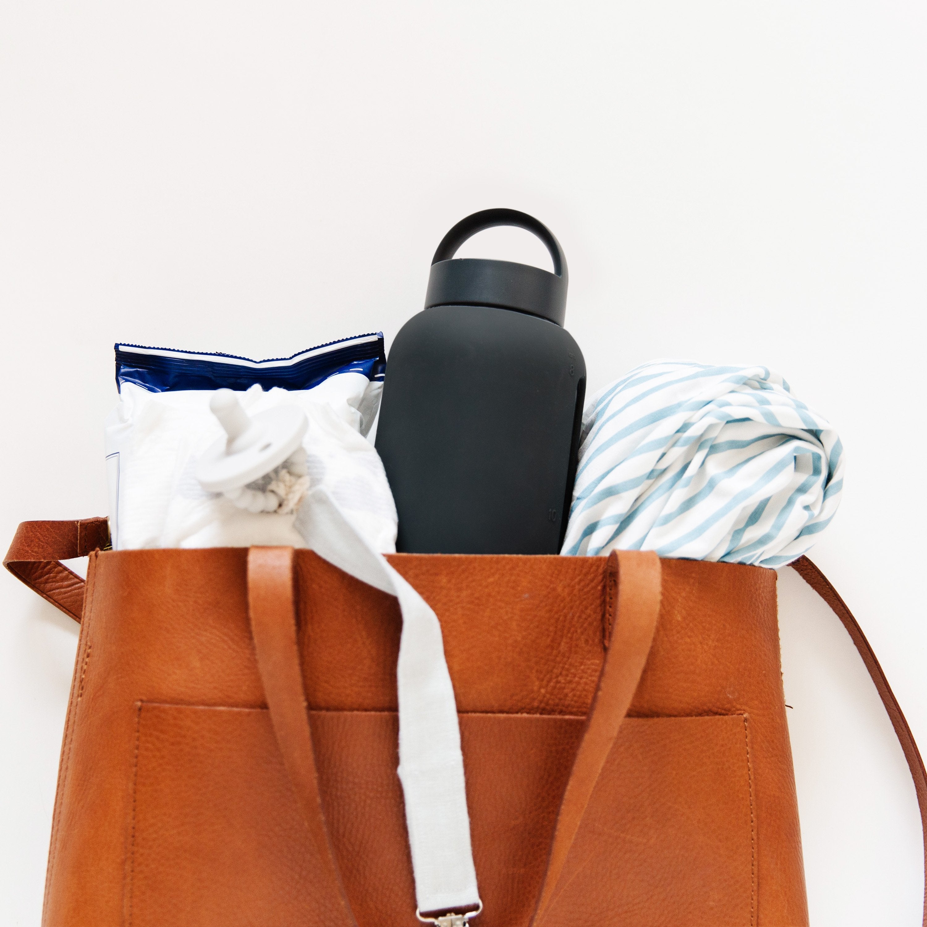 MAMA BOTTLE | The Hydration Tracking Water Bottle for Pregnancy & Nursing | 27oz (800ml) | Black